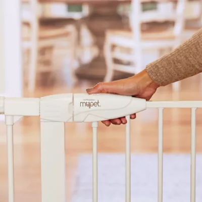 MyPet Tall & Wide Walk Thru Easypass Pet Gate 4 MyPet Tall & Wide Walk Thru Easypass Pet Gate - Image 4